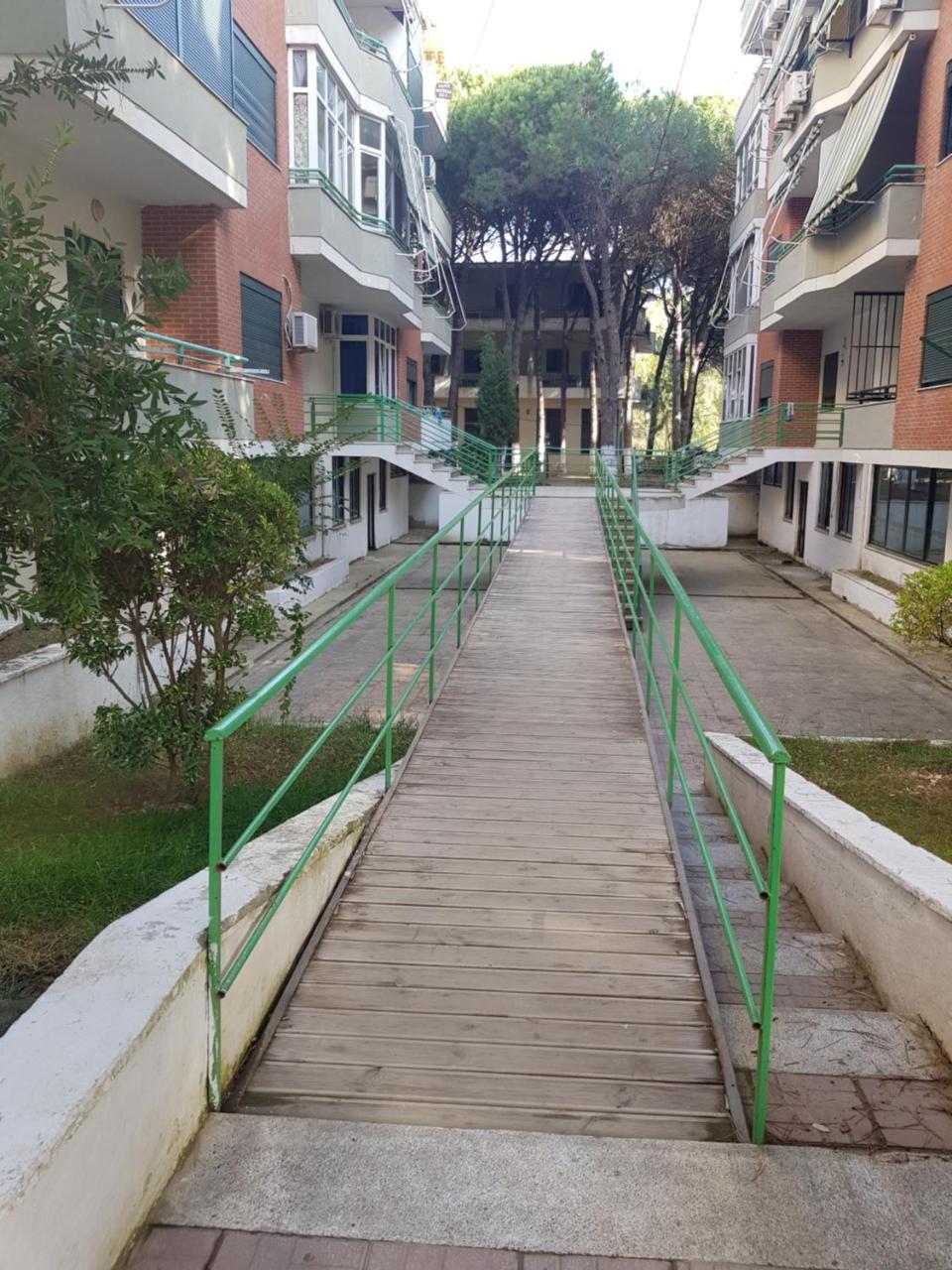 Holiday Family Apartment Голем Экстерьер фото